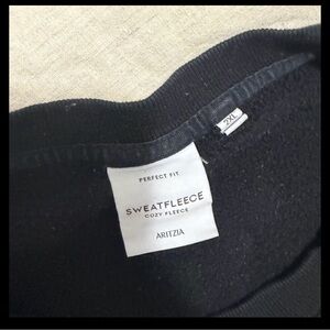 Aritzia Black Sweatshirt
